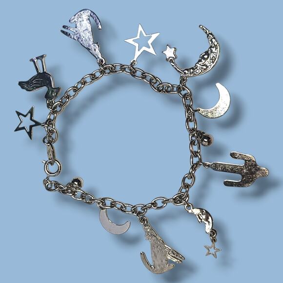 Vintage Trifari South West Design Dangle Charm Bracelet Silver Star Moon Coyote - Picture 1 of 3
